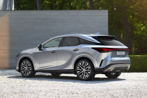 Oubliez le vol de voitures par le système d'ouverture sans clé, les voleurs s'en emparent en quelques dizaines de secondes sans clé à proximité - 2 - Lexus RX 2023 official 02