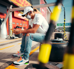 Le départ de Lewis Hamilton de Mercedes vers Ferrari n'a aucun sens et pourrait être un fiasco pour tous - 3 - Lewis Hamilton Instagram post price 03