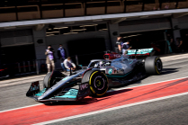 Hamilton fait cavalier seul chez Ferrari, interdit d'imiter l'ancienne approche de Michael Schumacher - 1 - Lewis Hamilton Mercedes AMG F1 ilu 2022 08