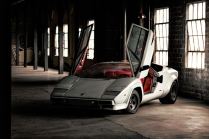 La plus célèbre des Lamborghini Countach a été retrouvée sous une couche de poussière après 20 ans, c'est l'état dans lequel elle se trouve à vendre - 1 - Lamborghini Countach LP500S 1982 à vendre 01
