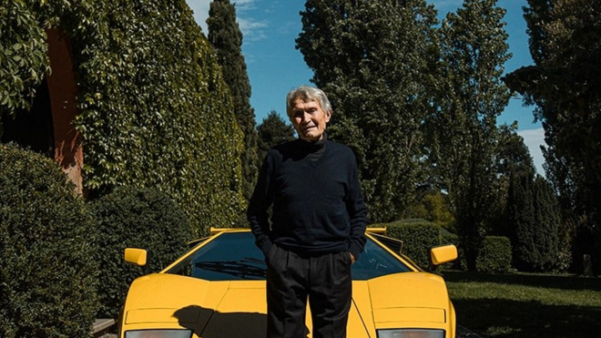 Lamborghini vrátilo legendě designu kritiku své poslední novinky dost podlým způsobem