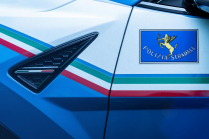 La police italienne prend livraison de la nouvelle Lamborghini, enfin quelque chose rentre dedans - 9 - Lamborghini Urus Performante 2023 Italian Police 09