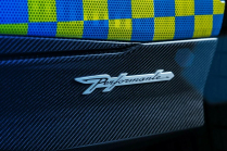 La police italienne prend livraison de la nouvelle Lamborghini de service, enfin quelque chose rentre dedans aussi - 11 - Lamborghini Urus Performante 2023 Italian Police 11