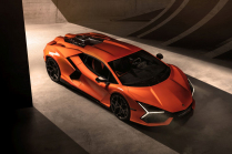 L'intérêt pour la nouvelle Lambo montre à quel point les nouvelles voitures se sont éloignées de l'imagination des gens, ils sont descendus sur le moteur V12 comme des guêpes sur des bonbons - 2 - Lamborghini Revuelto 2023 first kit 10