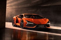 L'intérêt pour la nouvelle Lambo montre à quel point les nouvelles voitures se sont éloignées de l'imagination des gens, ils sont descendus sur le moteur V12 comme des guêpes sur des bonbons - 3 - Lamborghini Revuelto 2023 first kit 11