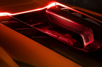 L'intérêt pour la nouvelle Lambo montre à quel point les nouvelles voitures se sont éloignées de l'imagination des gens, ils sont descendus sur le moteur V12 comme des guêpes sur des bonbons - 9 - Lamborghini Revuelto 2023 first kit 29
