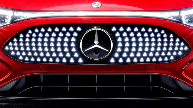 Věříte Mercedesu aspoň slovo, když říká, že se jeho tragicky přijatá novinka prodává jako housky na krámě?