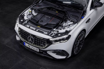La nouvelle Mercedes E53 d'AMG est si lourde que le constructeur refuse de révéler son poids réel - 13 - Mercedes-AMG E53 Hybrid 4Matic Plus 2024 first kit 13