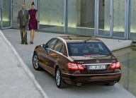 La Mercedes W212 d'occasion est une telle gardienne que lors du test, même avec 100 000 km au compteur, elle donnait encore l'impression d'être au début de sa vie - 2 - Mercedes-Benz Classe E W212 illustratni foto 02