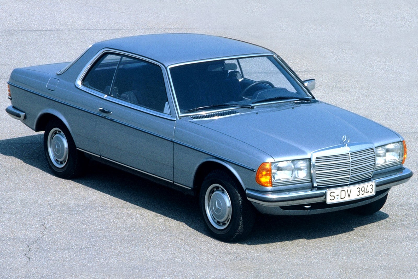 36 Let Stary Mercedes Na Autobahnu Ukazal Jak Rychla Byla Auta Uz V Casech Skod 120 Autoforum Cz