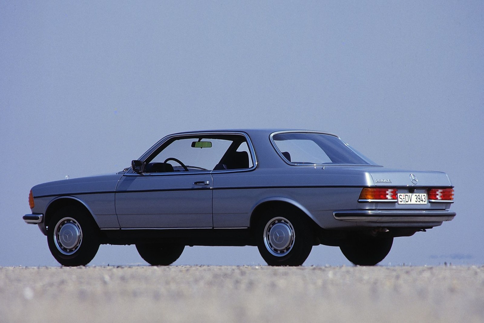 36 Let Stary Mercedes Na Autobahnu Ukazal Jak Rychla Byla Auta Uz V Casech Skod 120 Autoforum Cz