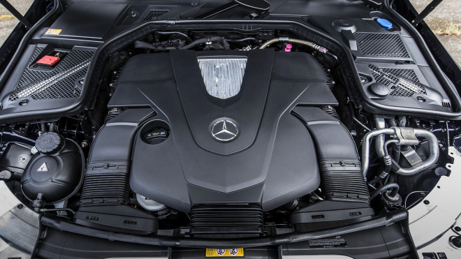 Mercedes C jako ojetý láká po příchodu nové generace ještě víc, levněji nabídne věci, které nástupce nemá