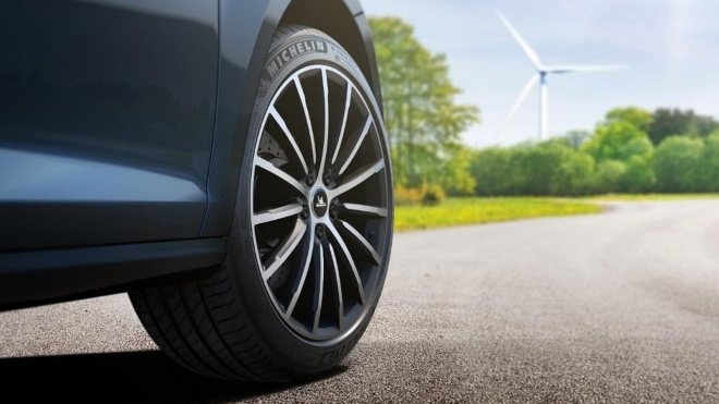 Expert ukázal skutečný efekt eko pneumatik, výměnou za mrzkou úsporu vás mohou ohrozit na životě
