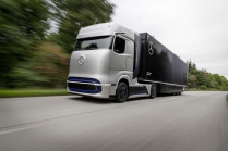 EU se rozhodla zbavit všech kamionů poháněných diesely, ale kdo tedy zastane jejich práci? - 6 - Mercedes-Benz GenH2 2020 oficialni sada 09