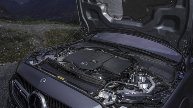 Mercedes léta cpe do upadající třídy C nedůstojné motory 1,5 a chce za ně velké peníze. Teď s tím končí, ale možná ne u nás