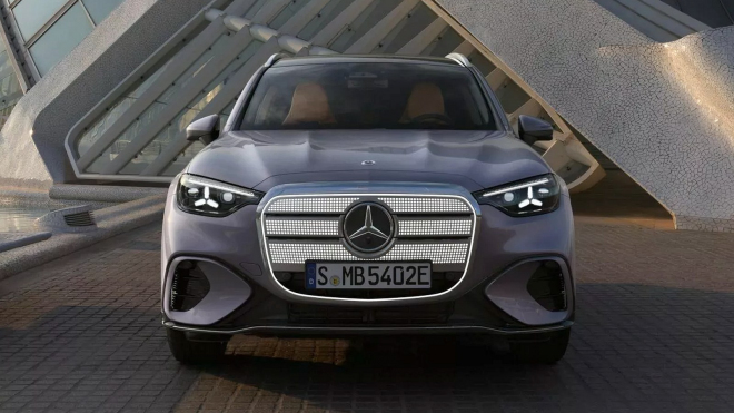 Nejnovější Mercedes ukazuje, v jak hrozivém stavu značka je. Plné odhalení ho nečiní o nic lákavějším, hmotnost auta firma odmítá zveřejnit