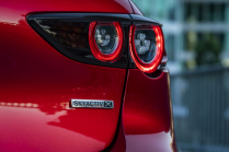 Le révolutionnaire diesel à essence de Mazda tombe dans l'oubli, les Japonais le prennent encore une fois à contre-pied - 7 - Mazda 3 2019 SkyActiv-X official kit 07