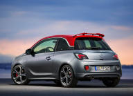 Le flop d'Opel s'est terminé il y a quatre ans sans successeur, aujourd'hui vous pouvez l'acheter d'occasion à moindre coût - 2 - Opel Adam S 2015 illustracni foto 02