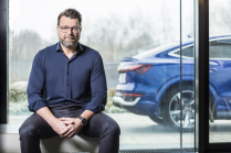 L'absurdité de l'ère électrique : La chaise est sur le point de balancer sous le chef technique d'Audi parce que la marque n'offre pas assez de voitures électriques - 2 - Oliver Hoffmann CTO Audi 2024 oficialni 02