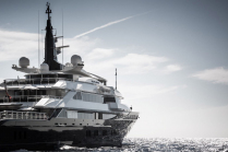 Le premier État a vendu un yacht confisqué à un oligarque russe, augmentant ainsi considérablement le PIB de tout le pays - 4 - Oceanco Alfa Nero photo d'illustration 04