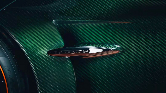 Jeden z otců moderních superaut slaví sedmdesátku skoro stejně starou zmrtvýchvstalou &bdquo;novinkou&rdquo;