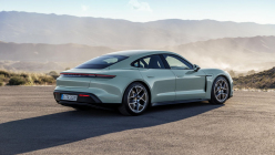 Porsche a dévoilé la voiture de route la plus puissante et la plus rapide de son histoire, mais son prix est tellement élevé qu'il pourrait être trop élevé même pour ses clients - 11 - Porsche Taycan 2024 first kit 11