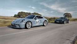 Porsche continue de caresser le cœur des puristes, sa dernière innovation associe une boîte manuelle au meilleur moteur non turbo - 1 - Porsche 911 S-T 2023 first set 01