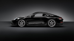 Porsche continue de caresser le cœur des puristes, sa dernière innovation associe une boîte manuelle au meilleur moteur non turbo - 8 - Porsche 911 S-T 2023 first kit 08