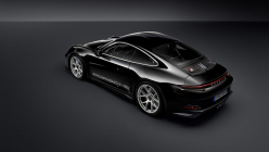 Porsche continue de caresser le cœur des puristes, sa dernière innovation associe une boîte manuelle au meilleur moteur non turbo - 9 - Porsche 911 S-T 2023 first kit 09
