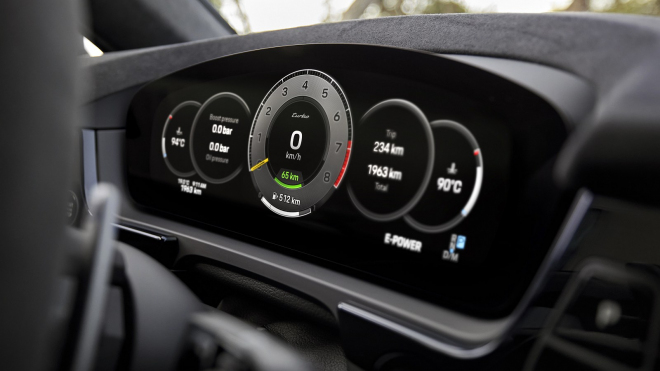 „Italský Turek” se natočil, jak jede ve svém Porsche 260 km/h po německé dálnici, teď chtějí jeho hlavu