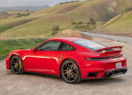 Le classement des meilleures voitures en accélération de 0 à 240 km/h et en freinage montre à nouveau la force de Porsche et nous rappelle la faiblesse des voitures électriques - 2 - Porsche 911 Turbo S vs Taycan Turbo S 02