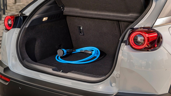 Mazda má řešení malého dojezdu elektromobilů, je to knížecí rada k pohledání