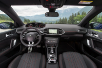 Un grand break Peugeot d'occasion avec un coffre plus grand que celui de l'Octavia que vous ne pouvez acheter qu'à deux ans pour le prix d'une meilleure Fabia - 4 - Peugeot 308 II SW ojety klady zapory 2022 04