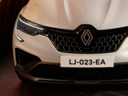 L'occasion manquée d'un SUV-coupé bon marché fait peau neuve, mais ne résout rien - 9 - Renault Arkana 2023 facelift first kit 09