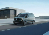 Le nouveau Renault Master continue de miser sur les diesels, avec une motorisation électrique il n'a aucune chance de réussir - 1 - Renault Master 2023 first set 01