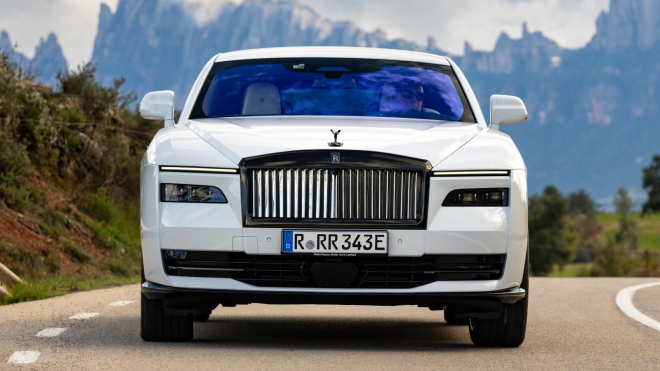 Média tu kdysi byla od toho, aby kritizovala automobilky za to, co dělají. Teď kritizují vás za to, že nekupujete jejich auta