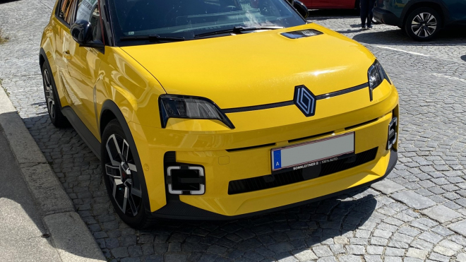 Nový Renault 5 je další obézní vepřík, který vypadá dobře jen na fotkách, působí jako karikatura originálu