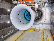 Les avions non plus. Rolls-Royce vend sa division électrique et ne voit l'avenir que dans les moteurs à combustion interne - 1 - Rolls-Royce UltraFan 2023 first kit 03