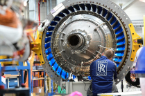 Ni d'avions. Rolls-Royce vend sa division électrique et ne voit l'avenir que dans les moteurs à combustion interne - 4 - Rolls-Royce UltraFan 2023 first kit 09