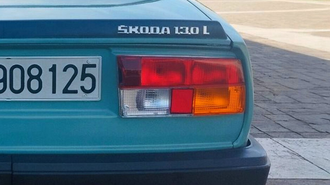 Neobvyklá vývozní Škoda 130 L v dodnes krásném originálním stavu je poklad, který zítra může stát ve vaší garáži