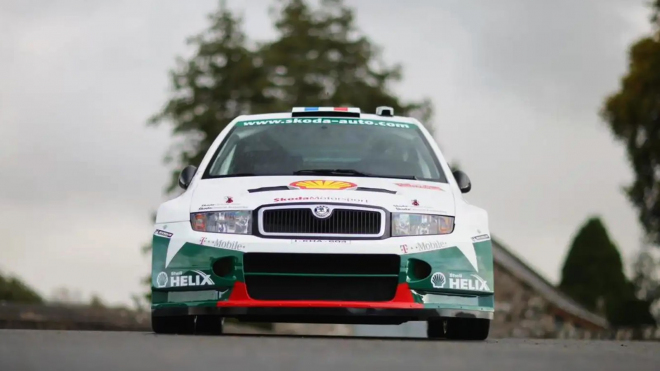 K mání je skutečná Škoda Fabia WRC, kterou sedlali Auriol či Gardemeister. V dokonalém stavu bude stát majlant