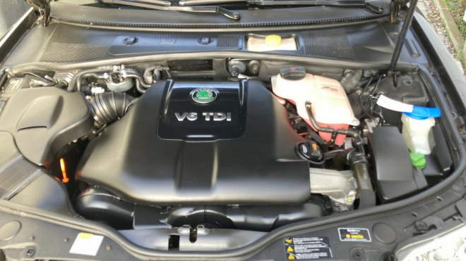 První a poslední Škoda s motorem V6 TDI je k mání dodnes minimálně jetá, je jako posel z minulosti