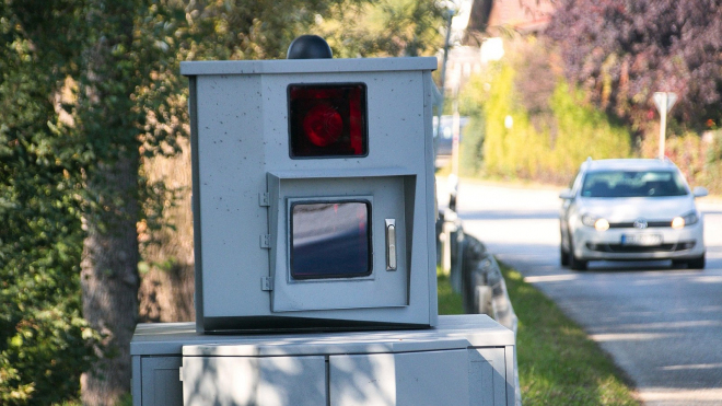 V dalším státě po sérii útoků zrušili všechna pevná měření rychlosti, přiznali, že jimi jen dojí řidiče