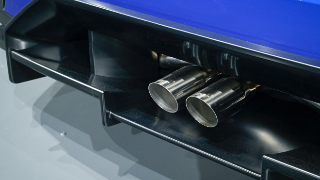 Subaru překvapilo hned dvěma ostrými novinkami, centrální výfuk jedné z nich dává naději