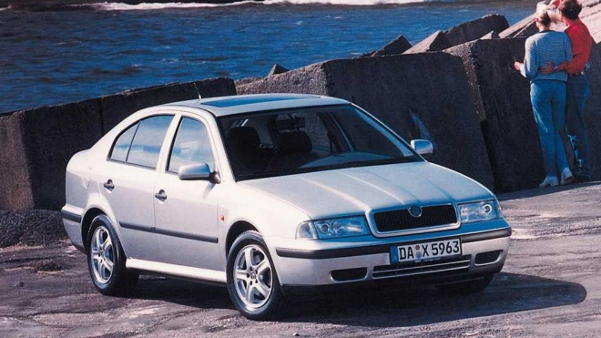 Škoda Octavia je takový prodejní propadák, že už se prodává míň než její první generace, 22 let nebylo hůř