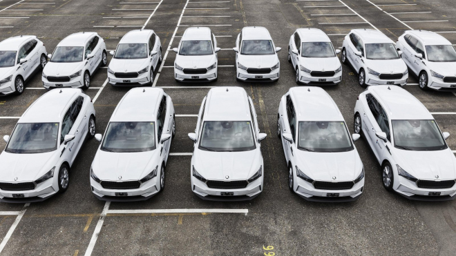 „Proti elektromobilům se zvedá vlna odporu,” říká největší evropský automobilový expert, letošní rok může být poslední kapka
