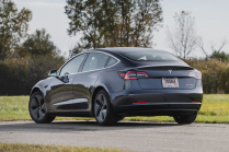 L'intérêt pour les voitures électriques d'occasion est en chute libre. Elles ont perdu un tiers de leur valeur en un an et sont difficiles à vendre depuis longtemps - 2 - Tesla Model 3 2021 Advisory Kit 04