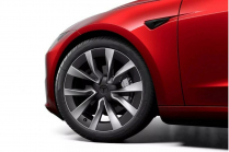 Tesla a lifté la Model 3 et a réalisé l'impossible, maintenant l'intérieur semble encore moins cher - 10 - Tesla Model 3 2023 facelift first kit 10
