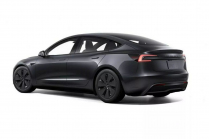 Tesla a lifté la Model 3 et a réalisé l'impossible, maintenant l'intérieur semble encore moins cher - 13 - Tesla Model 3 2023 facelift first kit 13