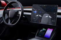 Les boutons physiques dans l'habitacle des voitures ont été considérés comme un élément de sécurité, les constructeurs seront obligés de les conserver - 1 - Tesla Model 3 2024 interior 01